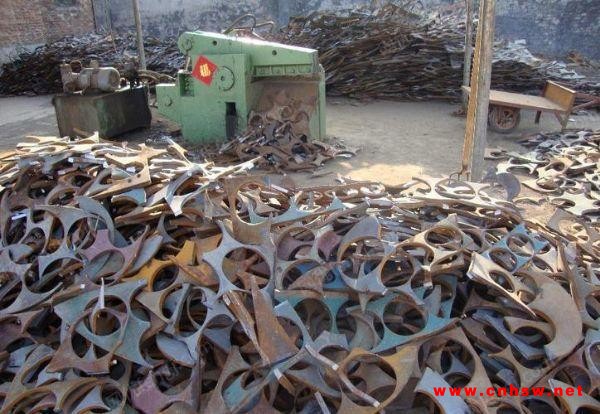湖南地区常年大量回收工厂废铁边角料