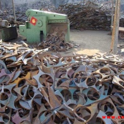 湖南地区常年大量回收工厂废铁边角料