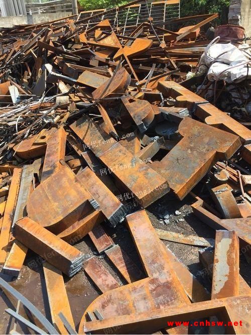江苏泰州高价回收工厂废铁边角料100吨