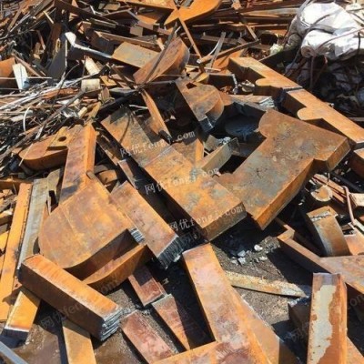 江苏泰州高价回收工厂废铁边角料100吨