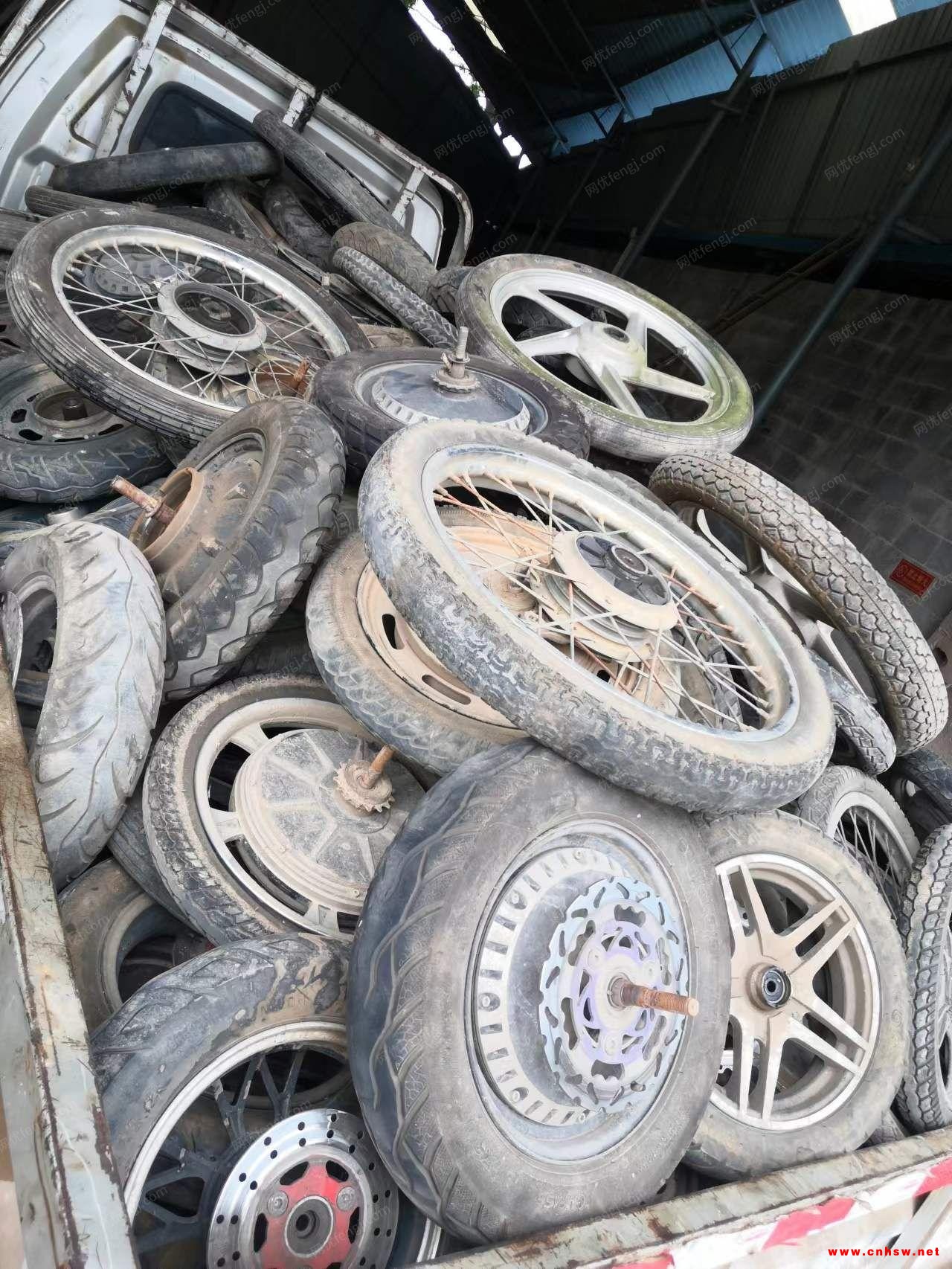 南宁高价回收各种废旧轮胎　废料