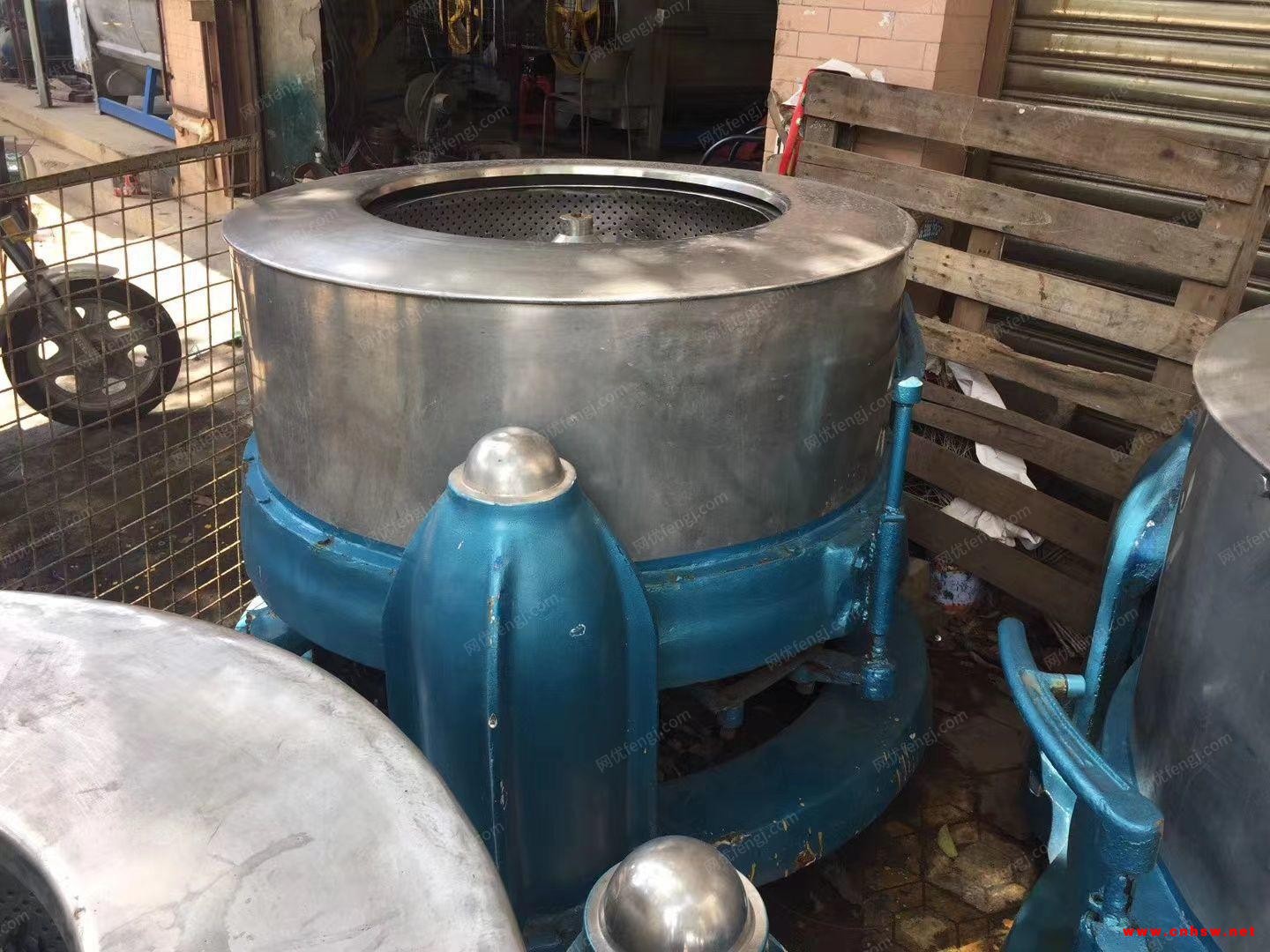 广东广州出售二手牛仔洗水设备，烘干机，脱机，洗水机，板机，炒沙机等设备