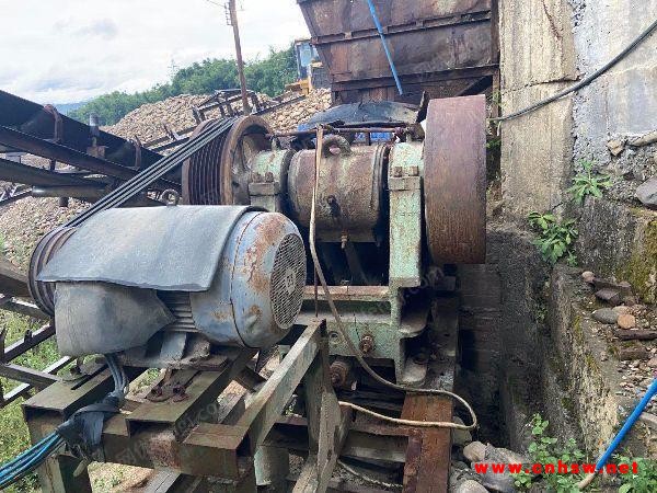 桂林上门回收挖掘机、破碎机等工程机械设备